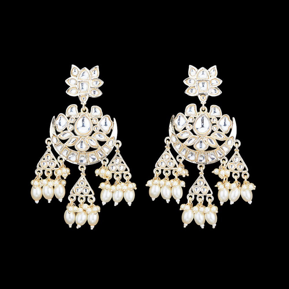 Kundan, Pearl Jhumka earrings.