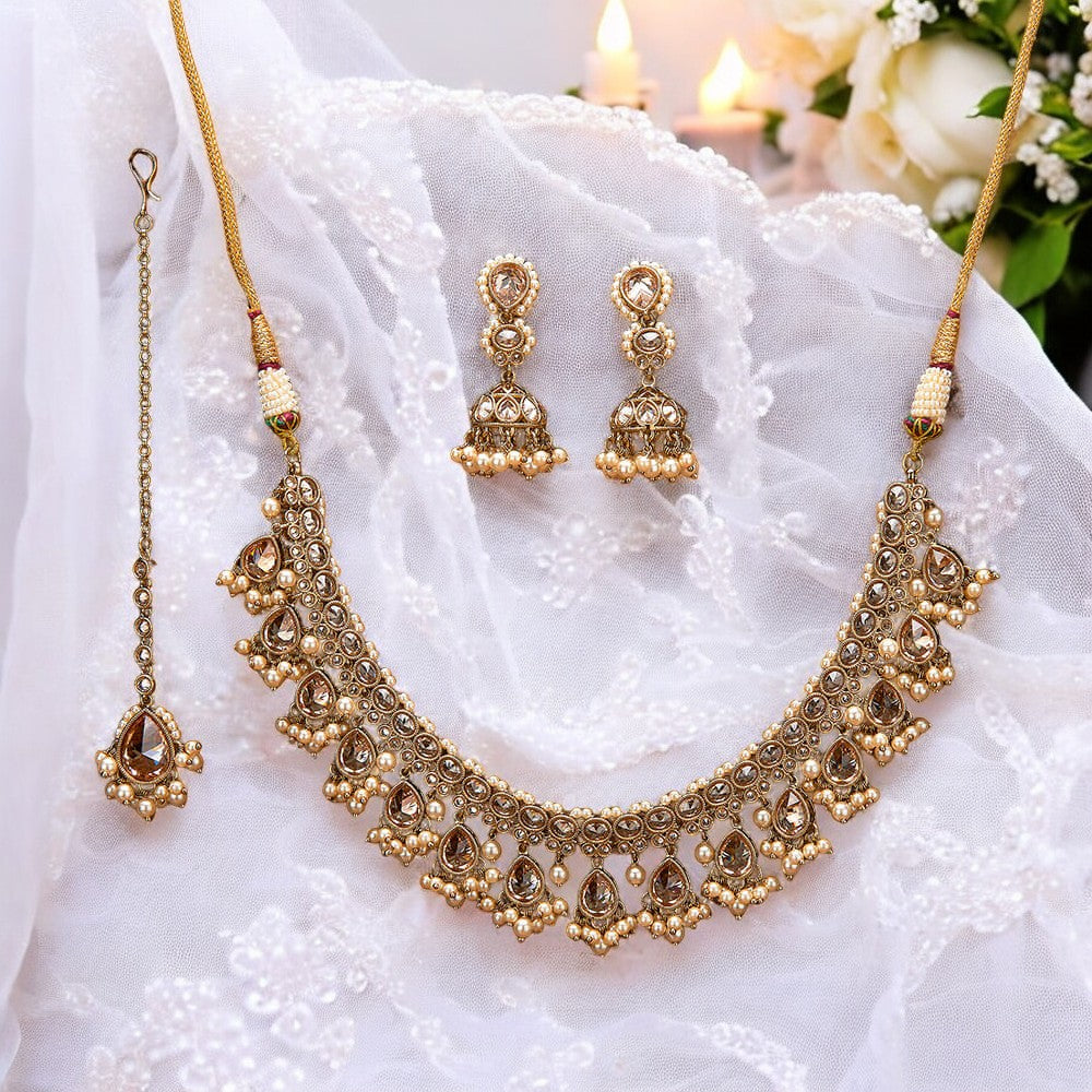 Short Necklace Set