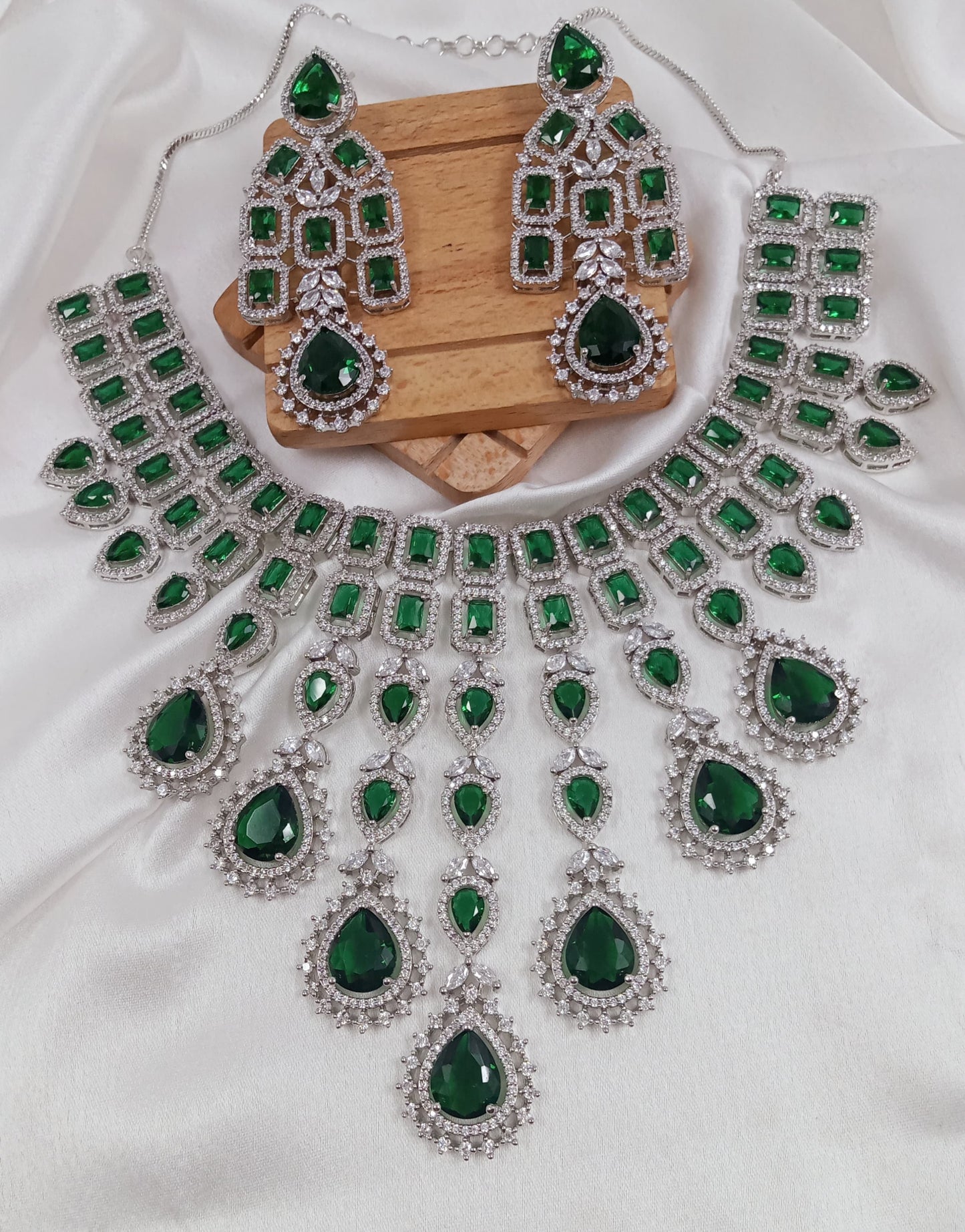 American diamond imitation emerald Necklace set