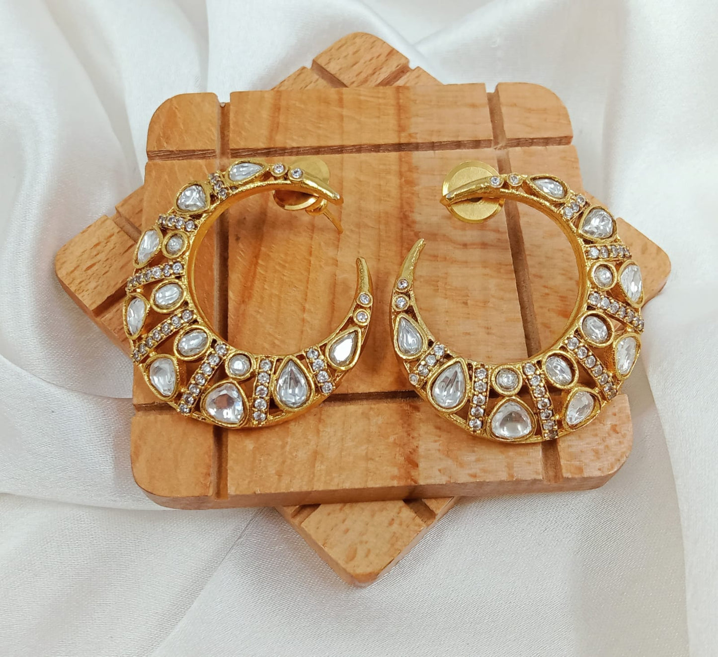 Moissanite, Kundan, AD studs