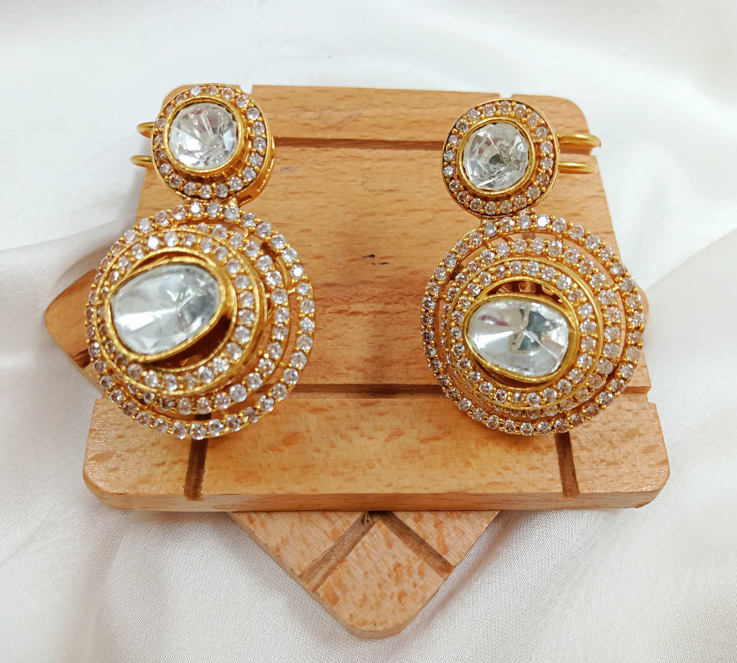 Uncut Kundan, Stud earrings