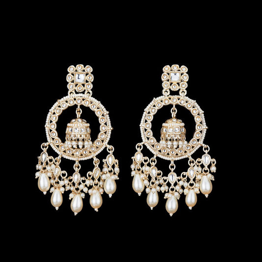 Kundan, Pearl Jhumka earrings.