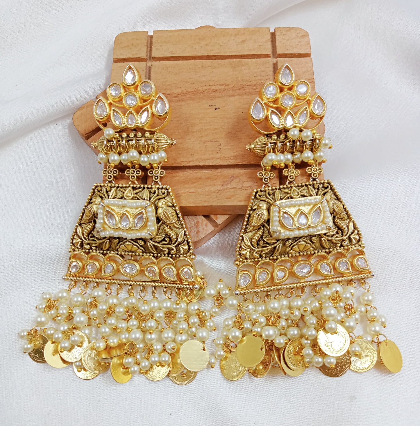 Tyani Kundan, pearl, fusion earrings